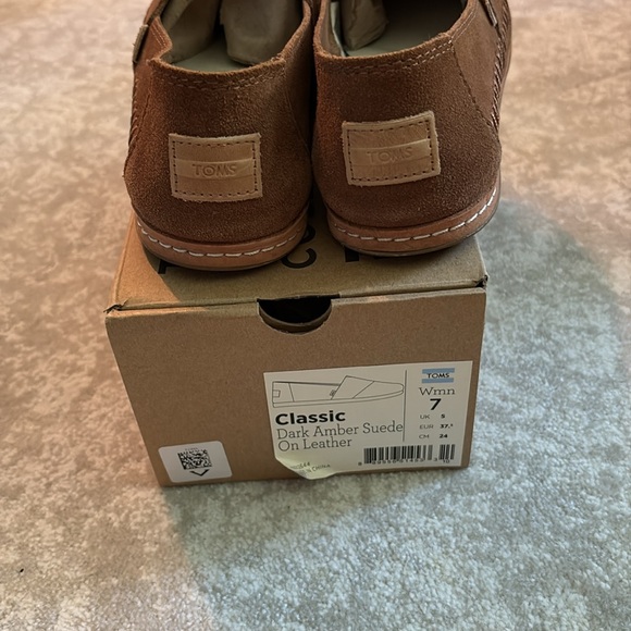 Toms Women’s Brown Suede Shoes size 7 - Picture 3 of 5
